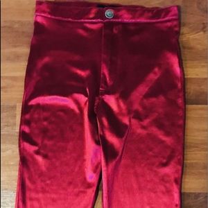 Shiny burgundy pants skinny